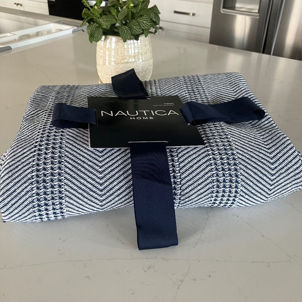 NAUTICA Chevron Stripe Yarn Dye Cotton Blanket, Twin